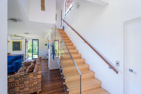 Photo of property in 92 Hahei Beach Road, Hahei, Whitianga, 3591