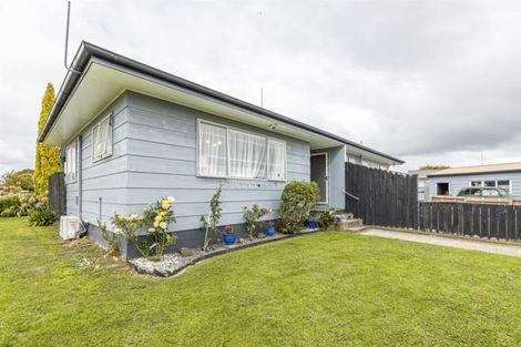 Photo of property in 16 Rosedale Crescent, Cloverlea, Palmerston North, 4412