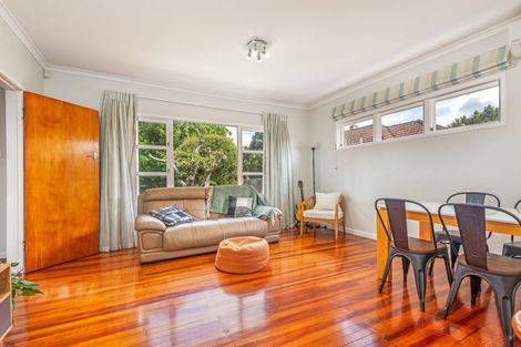 Photo of property in 17 Manawatu Street, Hokowhitu, Palmerston North, 4410