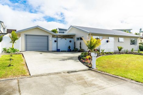 Photo of property in 4 Kakapo Place, Mangawhai, 0505