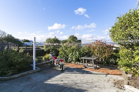 Photo of property in 91 Queens Drive, Lyall Bay, Wellington, 6022
