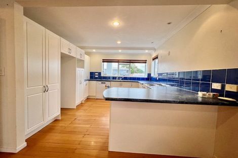 Photo of property in 24 Vipond Road, Stanmore Bay, Whangaparaoa, 0932