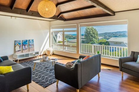 Photo of property in 10 Compass Way, Whitby, Porirua, 5024