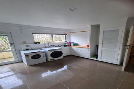 Photo of property in 2/42 Knightsbridge Drive, Forrest Hill, Auckland, 0620