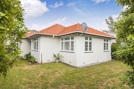 Photo of property in 35 Hardie Street, Hokowhitu, Palmerston North, 4410