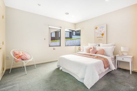 Photo of property in 54 Kakariki Grove, Waikanae, 5036