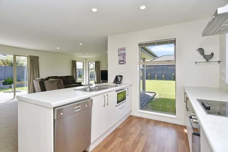 Photo of property in 12 Devlin Avenue, Rangiora, 7400