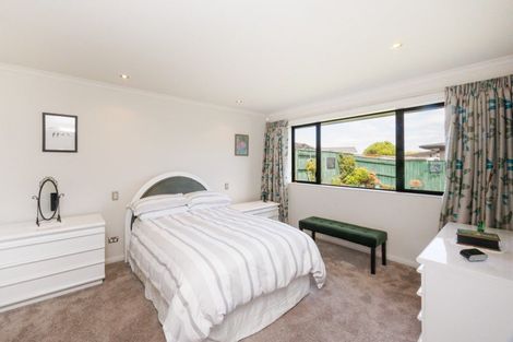 Photo of property in 54 Rosalie Terrace, Kelvin Grove, Palmerston North, 4414