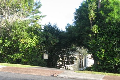 Photo of property in 20 Pupuke Road, Hillcrest, Auckland, 0627