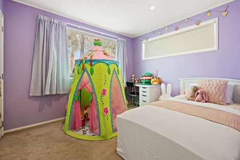 Photo of property in 22 Fiesta Drive, Half Moon Bay, Auckland, 2012