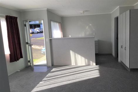 Photo of property in 4 Euclid Street, Vogeltown, New Plymouth, 4310