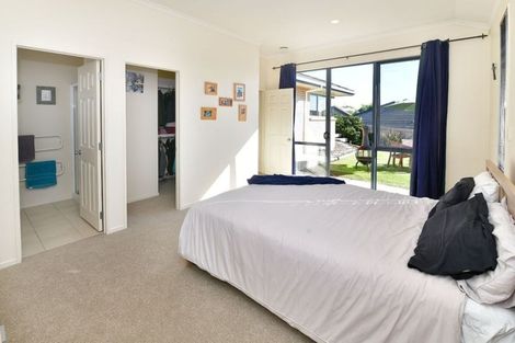 Photo of property in 56 Rivervale Grove, Stanmore Bay, Whangaparaoa, 0932