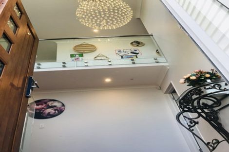 Photo of property in 1 Bangla Place, Massey, Auckland, 0614