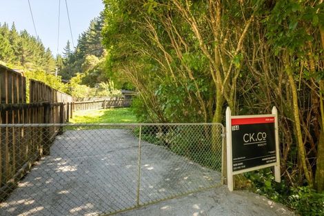 Photo of property in 144 Pinehaven Road, Pinehaven, Upper Hutt, 5019