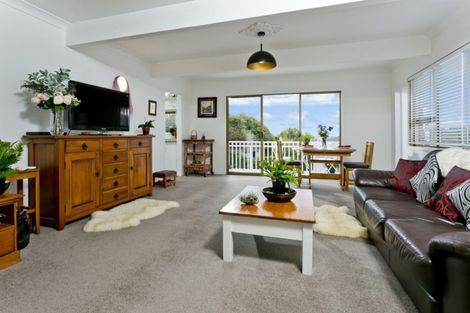 Photo of property in 1/4 Lynn Road, Bayview, Auckland, 0629