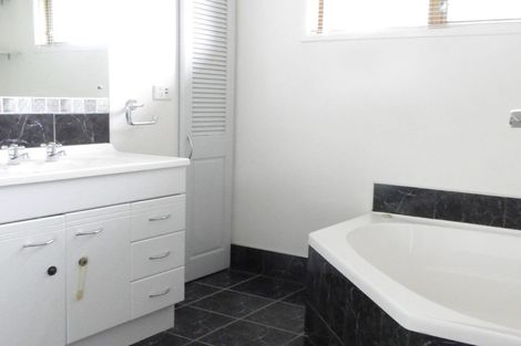 Photo of property in 36 Okura River Road, Okura, Albany, 0792