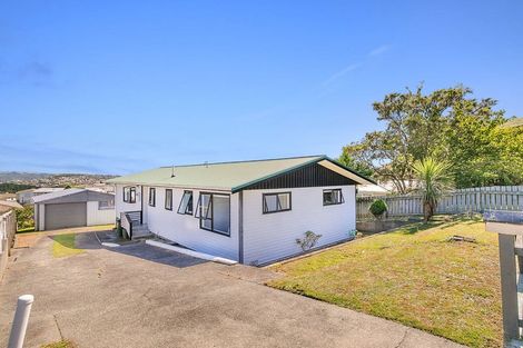 Photo of property in 71 Arahura Crescent, Waitangirua, Porirua, 5024