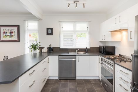 Photo of property in 35 Hardie Street, Hokowhitu, Palmerston North, 4410