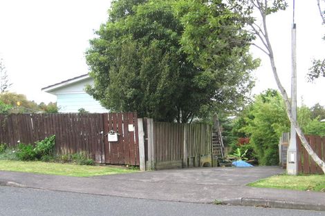Photo of property in 129 Kemp Road, Massey, Auckland, 0614