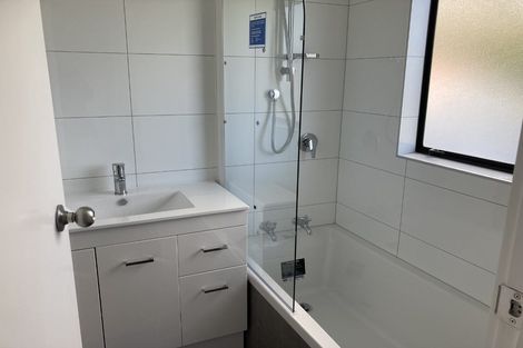 Photo of property in 11 Amerce Place, Highland Park, Auckland, 2010