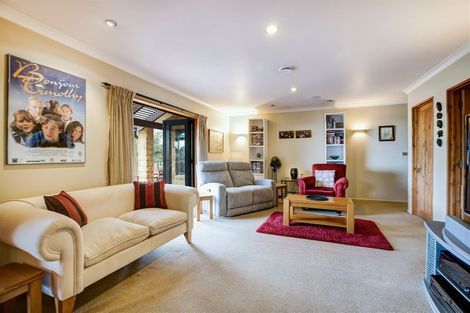 Photo of property in 8 Rewa Rewa Valley, Tairua, 3508