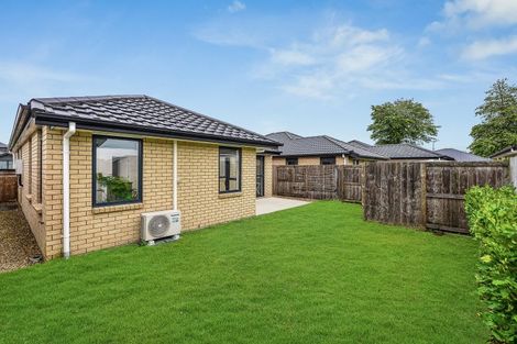 Photo of property in 28 North Ridge Drive, Rototuna North, Hamilton, 3210