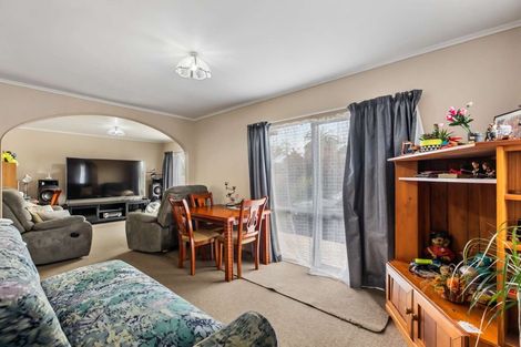 Photo of property in 2/420 Great South Road, Opaheke, Papakura, 2113