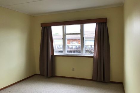 Photo of property in 221 Mangorei Road, Merrilands, New Plymouth, 4312