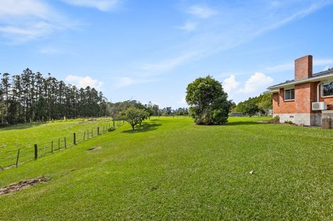 Photo of property in 230 Riverhead Road, Kumeu, 0892