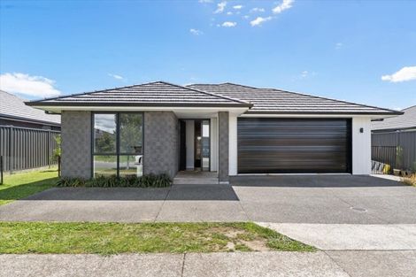 Photo of property in 72 Tabraham Crescent, Pyes Pa, Tauranga, 3112