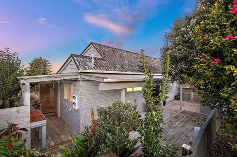 Photo of property in 6 Cyclarama Crescent, Massey, Auckland, 0614