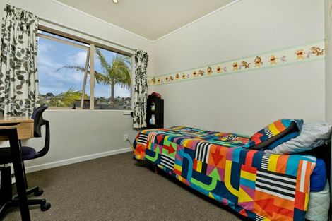 Photo of property in 6 San Pedro Place, Henderson, Auckland, 0612