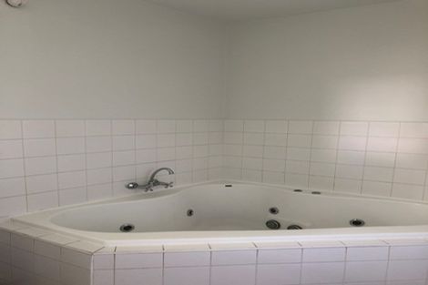 Photo of property in 27 Middlepark Road, Sockburn, Christchurch, 8042