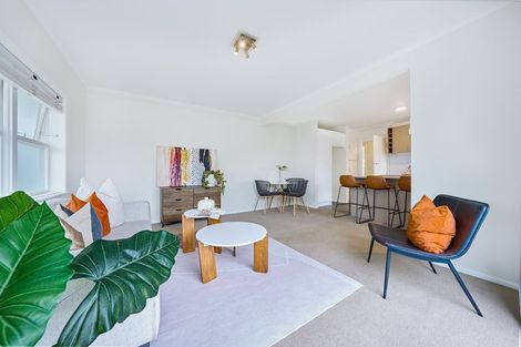 Photo of property in 2/9 Esmonde Road, Takapuna, Auckland, 0622