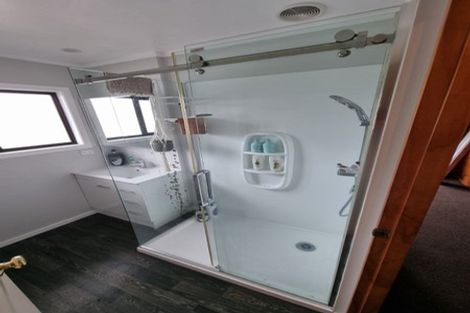 Photo of property in 403b Don Buck Road, Massey, Auckland, 0614