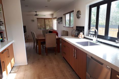 Photo of property in 5 West Harbour Drive, West Harbour, Auckland, 0618