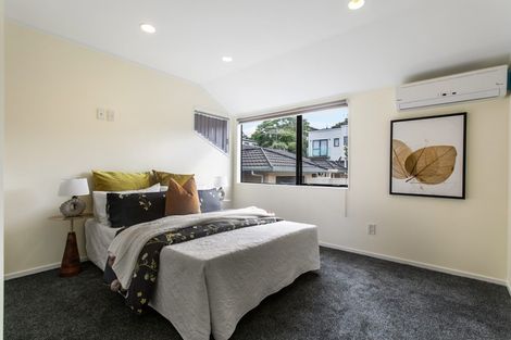 Photo of property in 1/19 Bond Crescent, Forrest Hill, Auckland, 0620