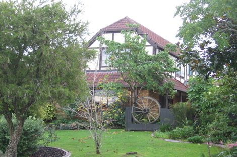 Photo of property in 4 Voltaire Court, Botany Downs, Auckland, 2010