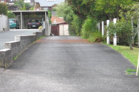 Photo of property in 56 Kirby Street, Glendene, Auckland, 0602