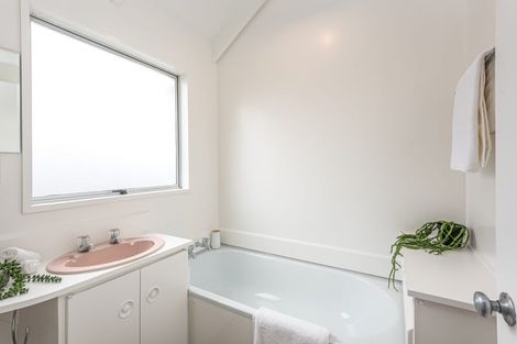 Photo of property in 2/44 Alexandra Street, Richmond, Christchurch, 8013