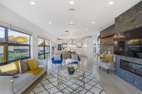 Photo of property in 102b Mellons Bay Road, Mellons Bay, Auckland, 2014