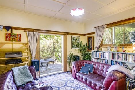 Photo of property in 1 Lawrence Road, Hospital Hill, Napier, 4110