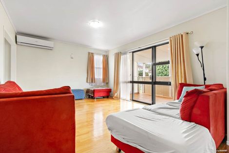 Photo of property in 60 Glendene Avenue, Glendene, Auckland, 0602