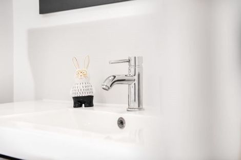 Photo of property in 2/52 Wallace Road, Papatoetoe, Auckland, 2025