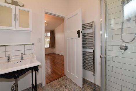 Photo of property in 40 Napier Terrace, Hospital Hill, Napier, 4110