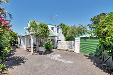 Photo of property in 2/3 Aorangi Place, Birkenhead, Auckland, 0626