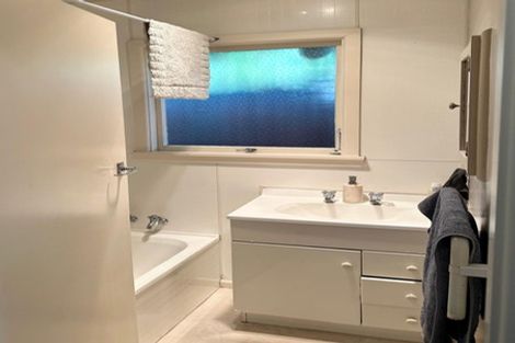 Photo of property in 2/28 Rosedale Place, Avonhead, Christchurch, 8042