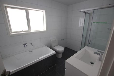 Photo of property in 51 Senator Drive, Manurewa, Auckland, 2105