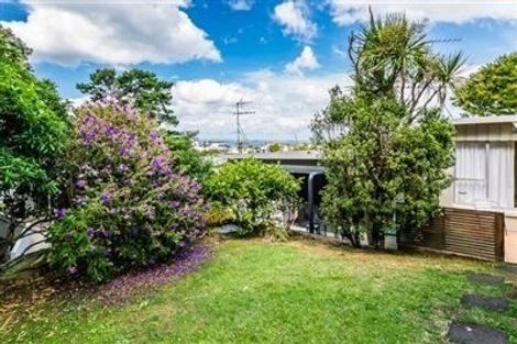 Photo of property in 10/18 Parr Terrace, Castor Bay, Auckland, 0620