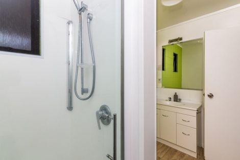 Photo of property in 1 Ewing Grove, Acacia Bay, Taupo, 3330